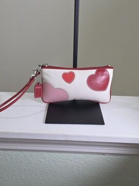 Coach Limited Edition Vintage Heart Leather Wristlet EUC